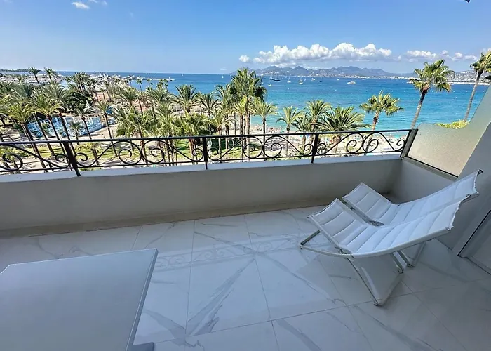 Bright One Bedroom On La Croisette * Cannes