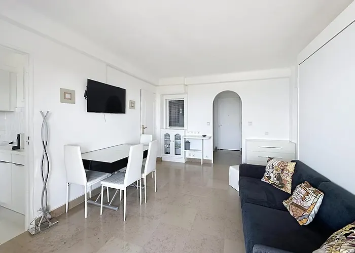 Bright One Bedroom On La Croisette Appartamento *