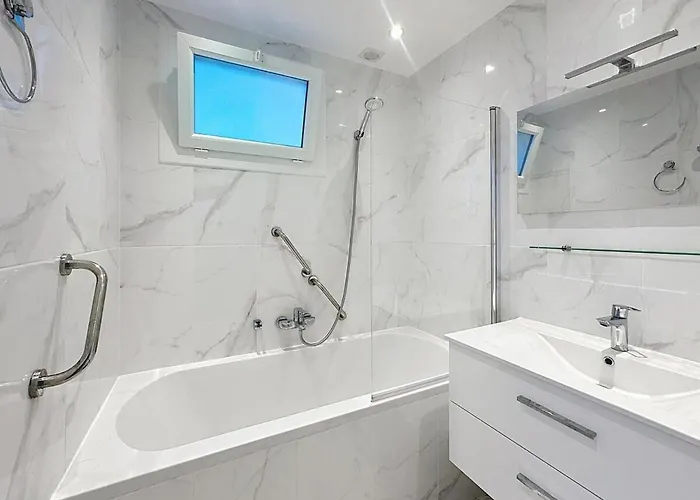 Bright One Bedroom On La Croisette Appartamento Cannes