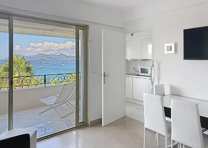Апартаменты Bright One Bedroom On La Croisette Канны