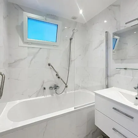 Bright One Bedroom On La Croisette 아파트 칸느